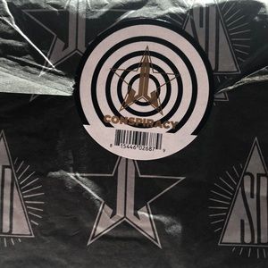 Jeffree Star Conspiracy eye shadow palette